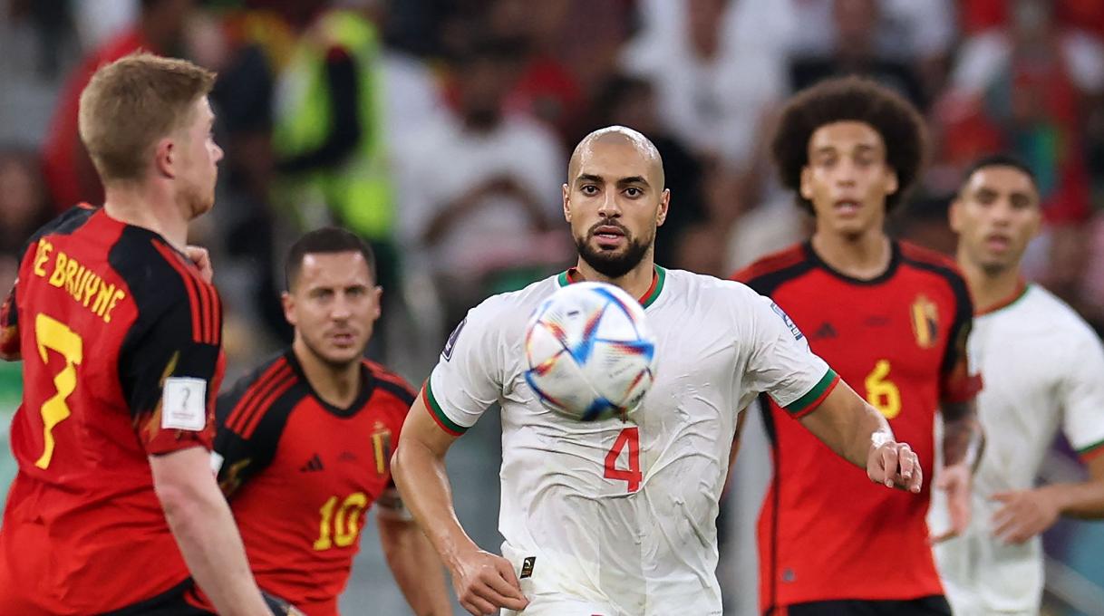 摩洛哥队齐耶什破门,齐耶什任意球视频阿贾克斯