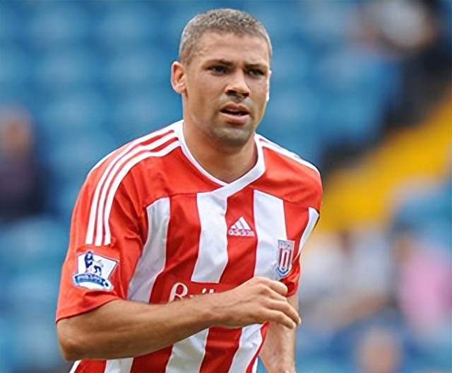 沃特斯单场两个乌龙球,单场两个乌龙球英超