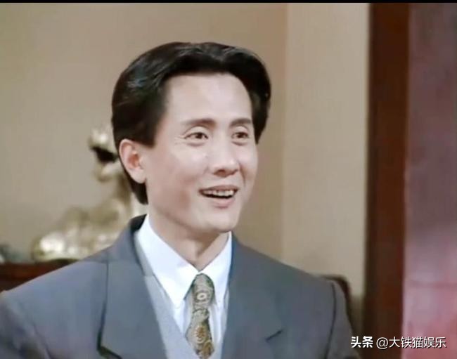 长得显老有多吃亏？这4对明星，年龄不相上下，看脸却像差了辈分