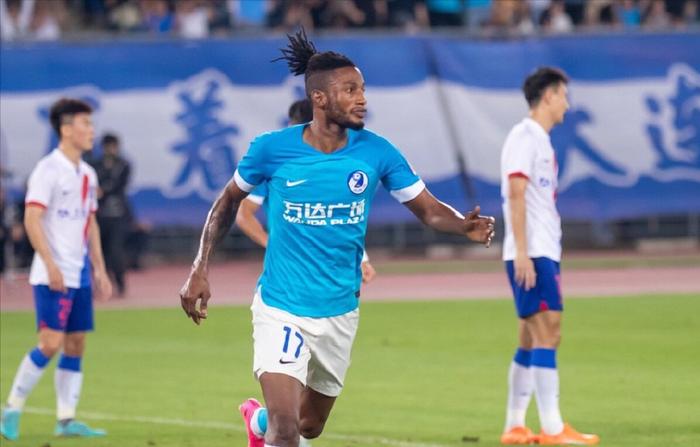 曼佐基红牌,曼佐基犯规