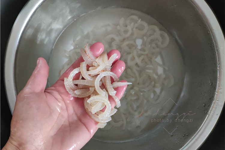 猪皮冻最正宗的做法妙招姐,晶莹剔透的猪皮冻详细教程