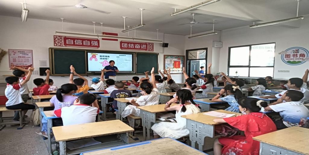 湖北学子三下乡追忆红色印记,湖北学子三下乡基层调研