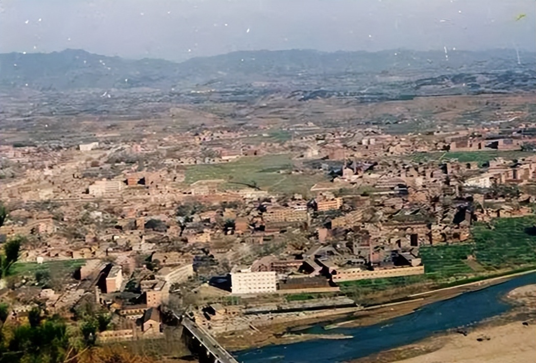 抗美援朝时，战犯吴绍周提出2条妙计对付美军，毛主席：提前特赦