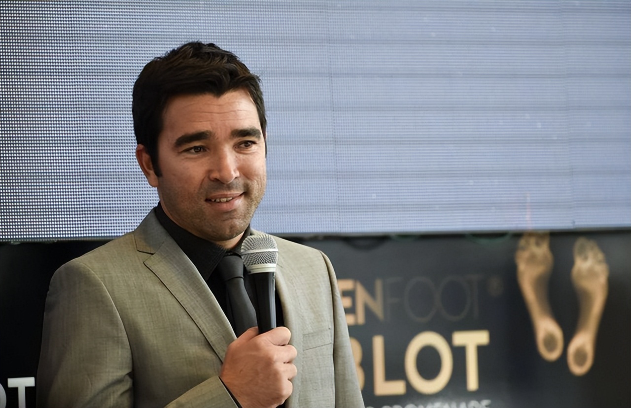 德科看好萨维奥拉的执教生涯，莱万没有“加泰传统足球”的特征