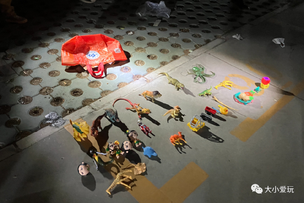 才发现帝都也有不少夜市！第二家刚开就成了网红，就主打一个好逛