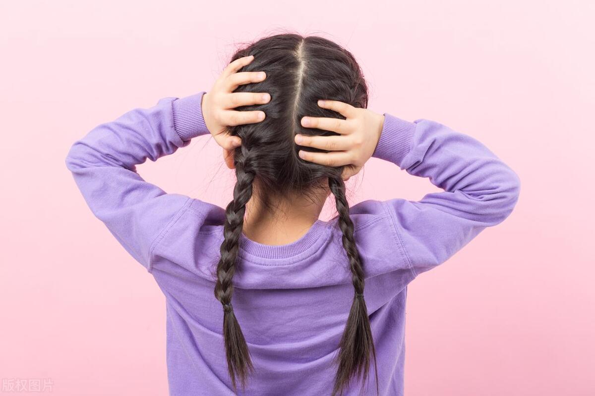 隔空猥亵会比猥亵判得轻吗,隔空猥亵是违法还是犯罪