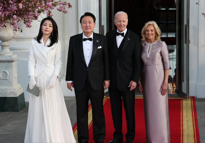 韩第一夫人,韩国第一夫人闪耀亮相国宴