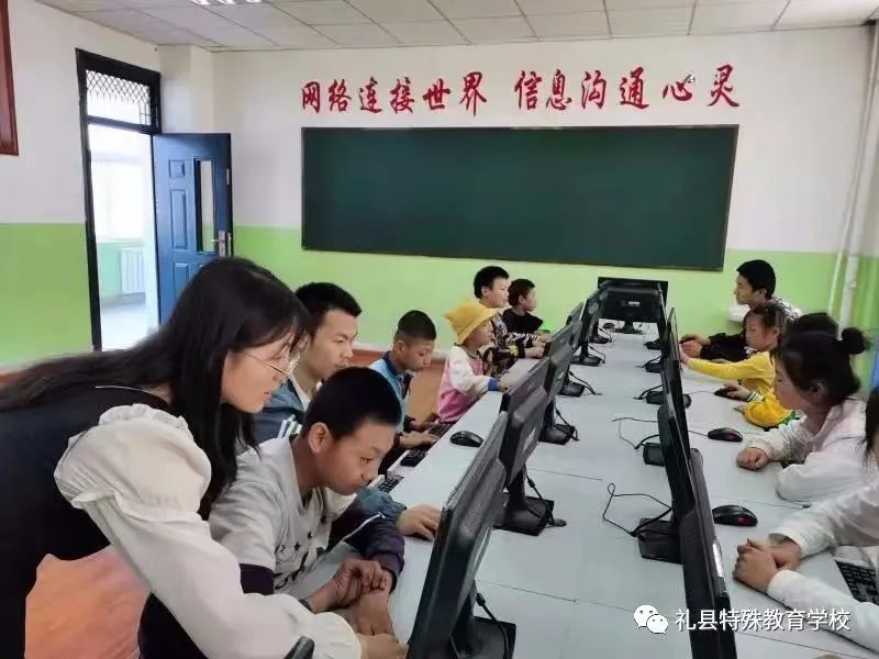 鐗规畩鏁欒偛瀛︽牎宸ヤ綔鍥炵湼,鐖卞績娴囩亴闈欏緟鑺卞紑