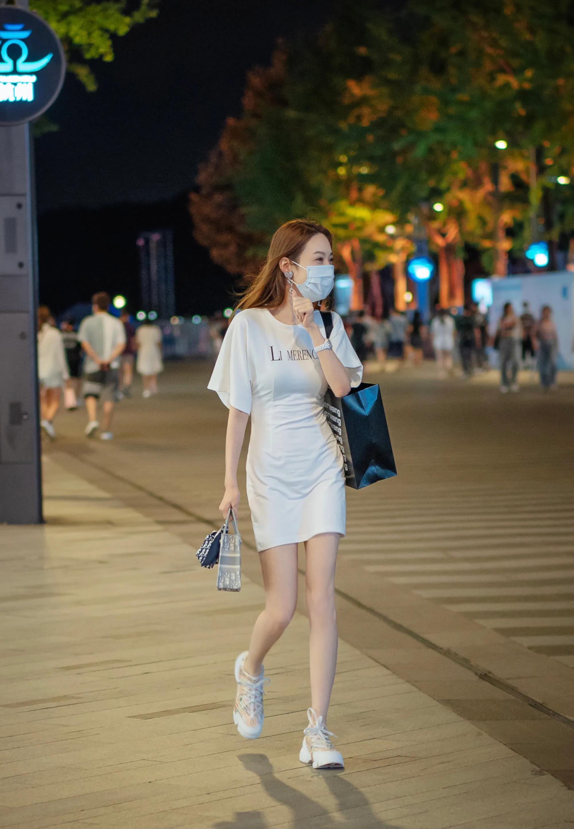 lv迷你tote包价格,戈雅tote包中号蓝色