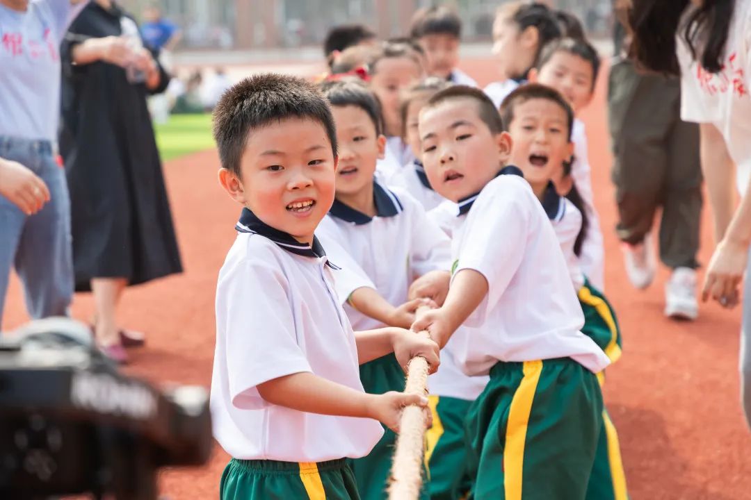 喜迎二十大奋进新征程大学,首都师范大学育新学校房山分校