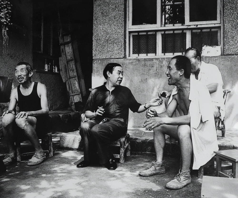 贾平凹前妻是干嘛的 (贾平凹与前妻离婚原因)