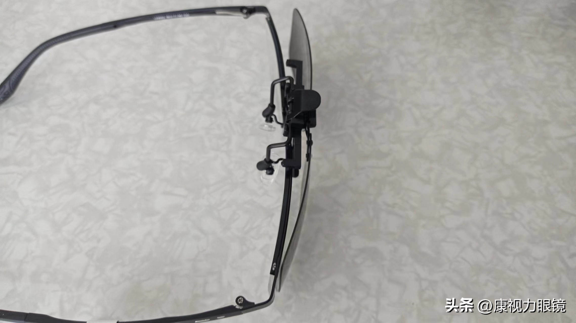 近视又想玩手机怎么办,近视戴什么太阳镜