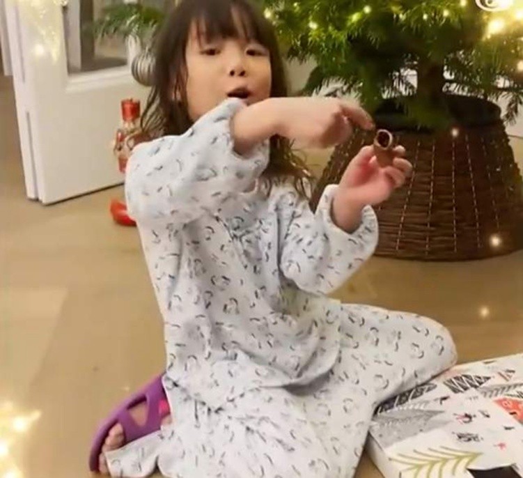 武磊庆生漫漫征途,武磊娇妻的视频