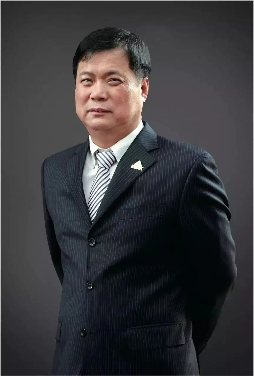 泉州丰泽又出“黑马”:蔡氏父子实控200亿帝国,80后家族累捐1亿