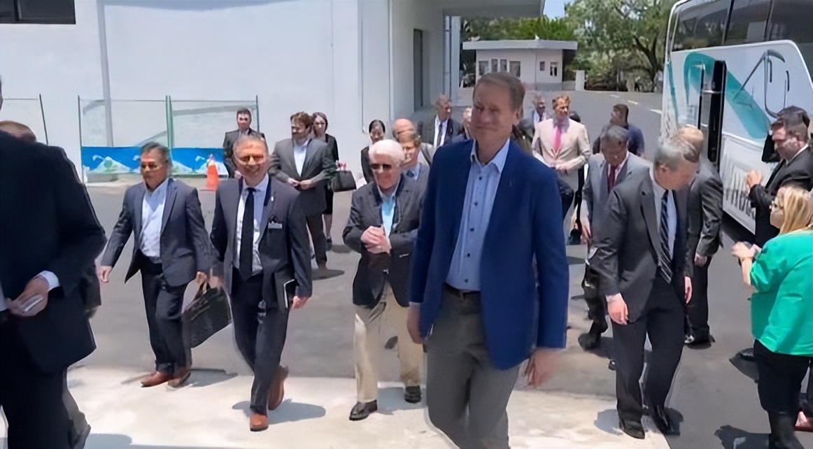 撕咬加剧！蔡英文邀美国*火军**商窜台背后，不愿移交权力给赖清德