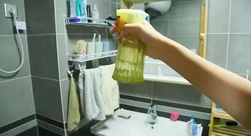 白醋里倒风油精,白醋里倒入风油精