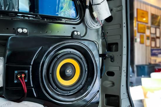 成都奔驰威霆音响改装升级,奔驰威霆音响改装