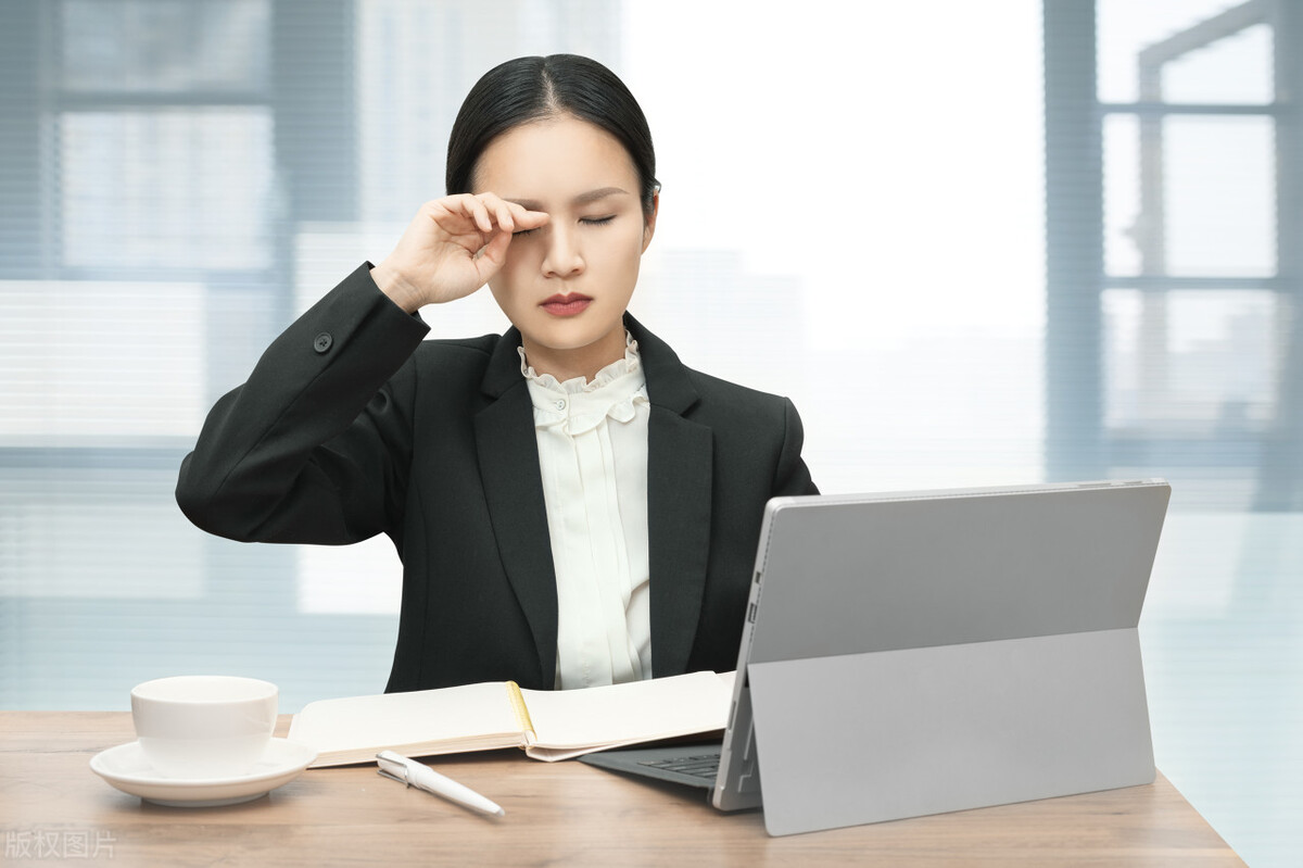 为什么越来越多的年轻人选择“躺平”？都是领导者“内卷”惹的祸