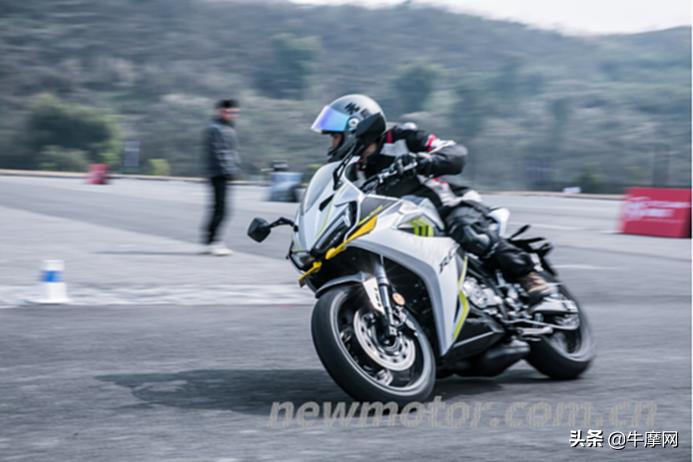 宗申1000型四缸三轮车试驾视频,宗申试驾