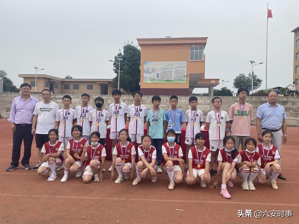 小学校园足球联赛开赛报道,中小学生校园足球联赛完美收官