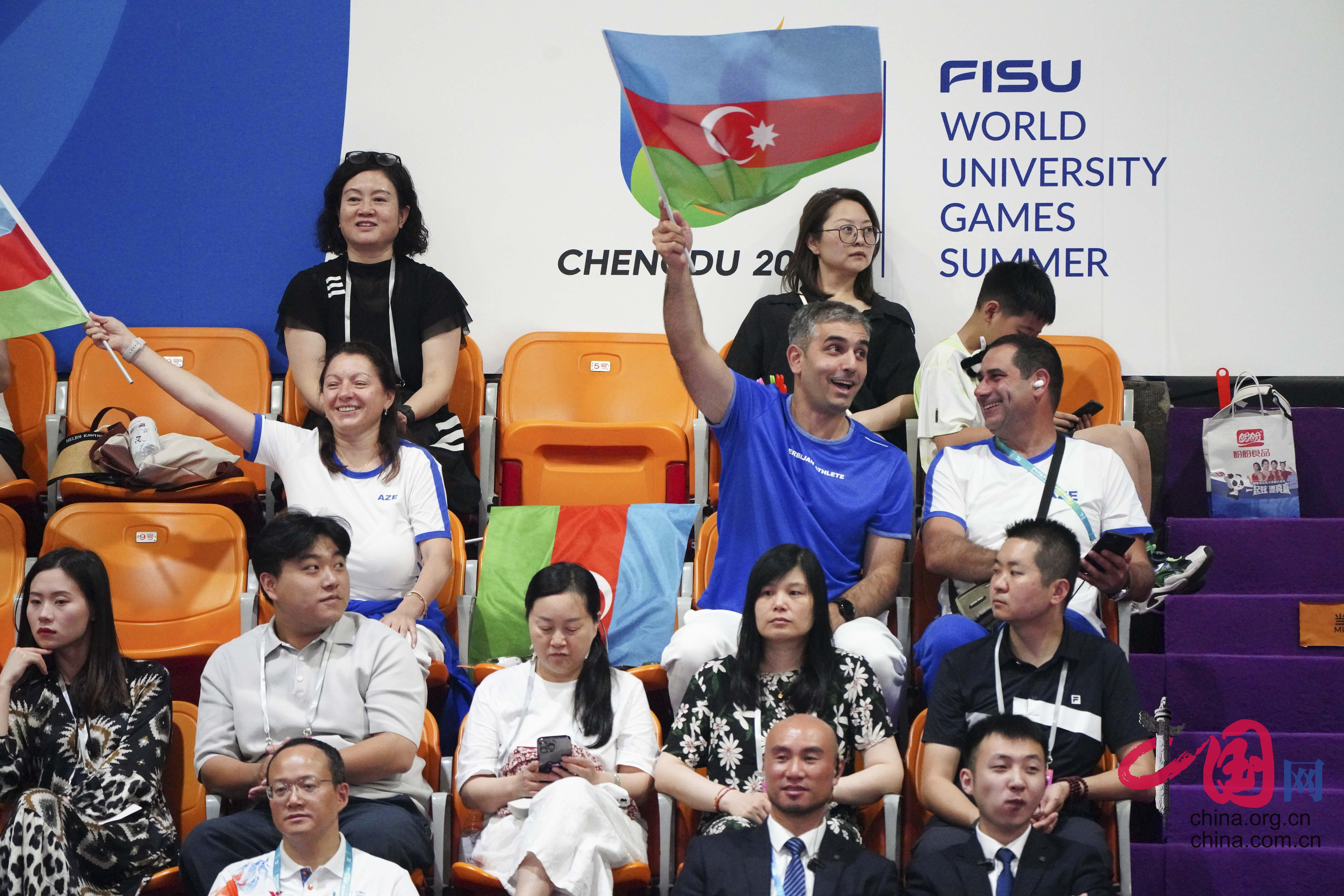 【青春主场】艺术体操集体全能项目中国队夺金：感谢成都人民”