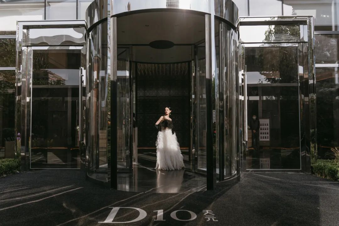 深研「豪宅大门」设计新趋势，做“豪门”赛道上的领跑者