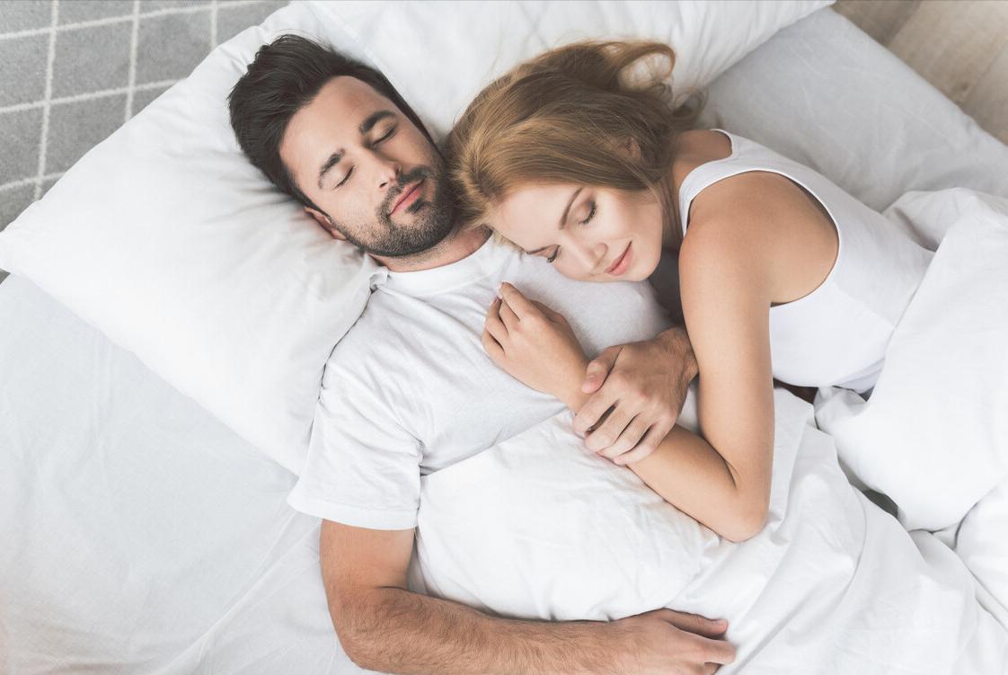 老年女性裸睡十大好处和弊端,长期裸睡的人是什么心理