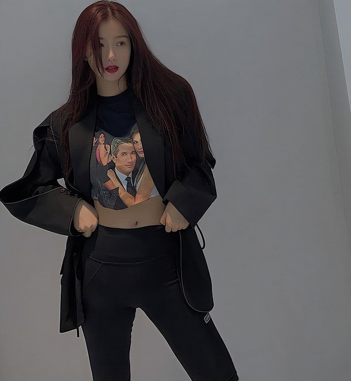 鹿晗自创潮牌翻车，一旦谈钱，顶流都急眼？