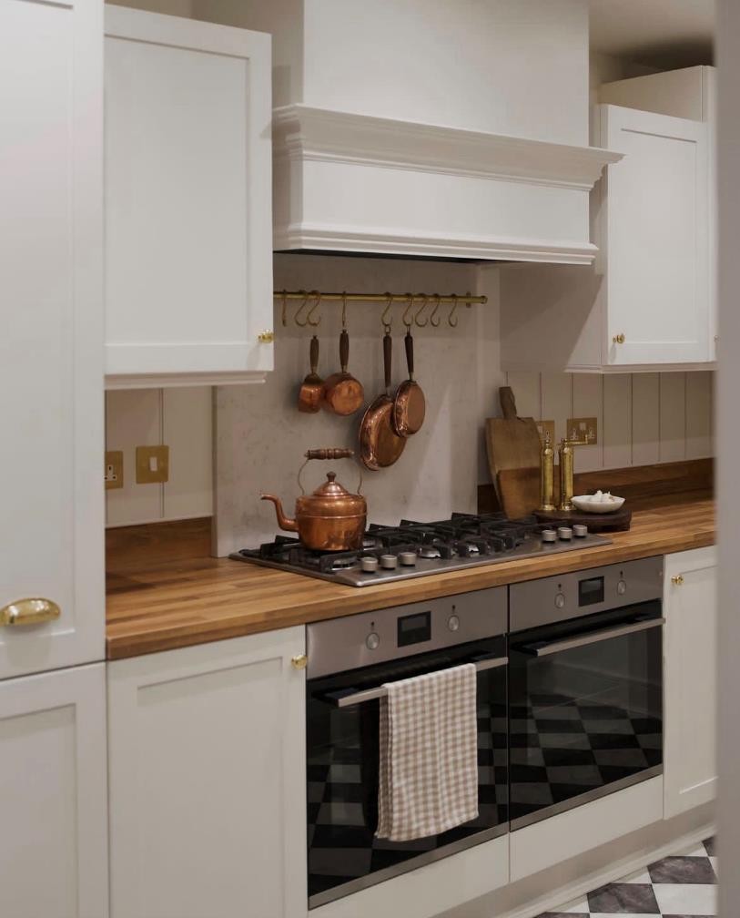 高级感原木风客厅设计,英国女子装修新房