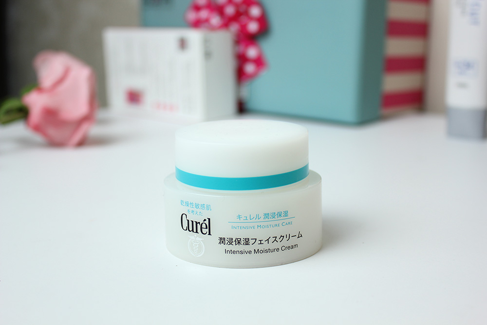 强效保湿面霜,保湿性强的抗衰老面霜