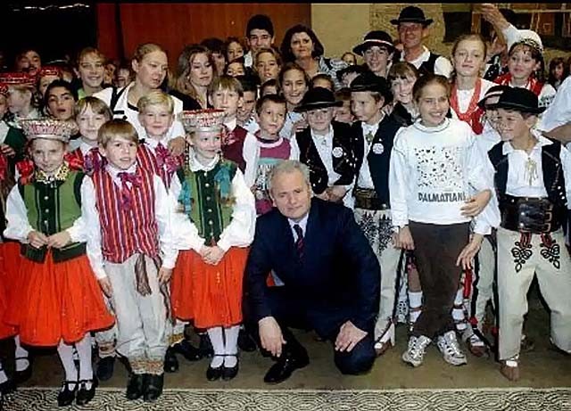 米洛舍维奇为什么下台,米洛舍维奇死因真相