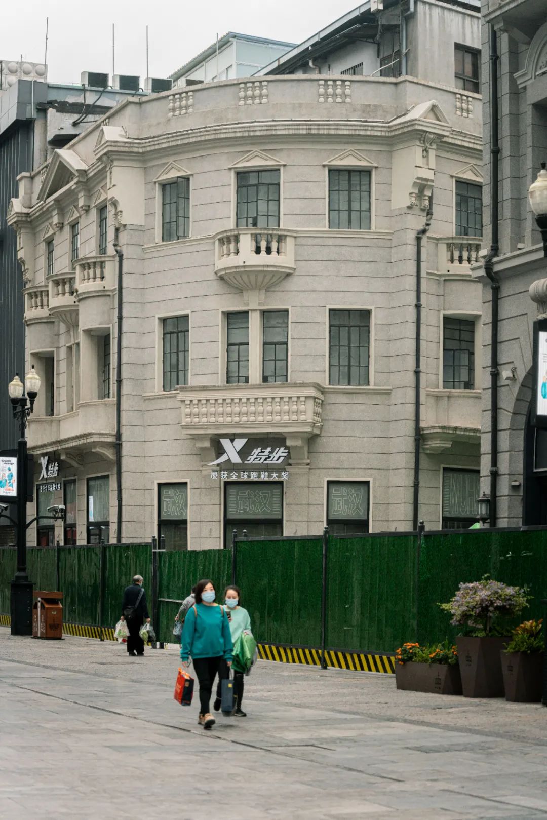 实拍疫情反扑下的武汉美食餐饮店他们怎么样了？