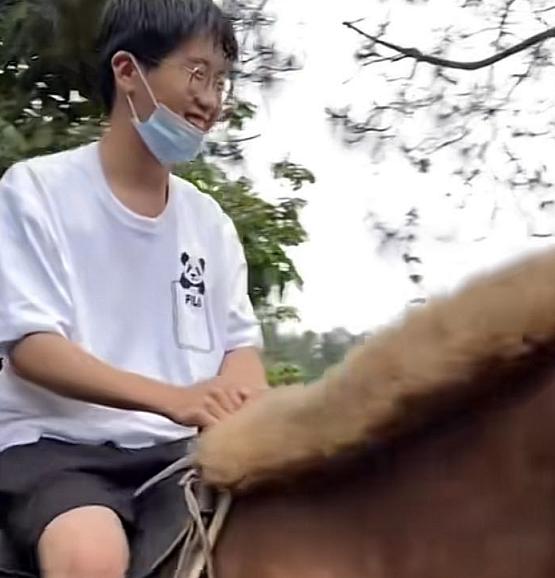 孙卓见到姐姐了吗,孙卓视频姐姐