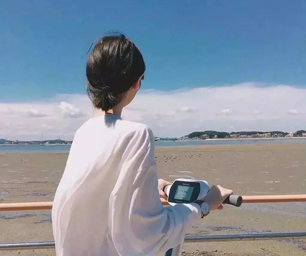 发量少发际线高减龄适合什么发型,发量少发际线后移适合什么短发