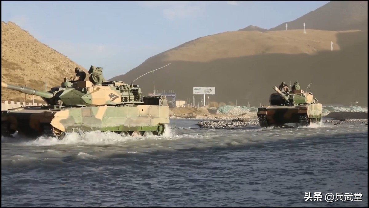 美版“15式”轻坦正式亮相？比15式还重1.5吨，既跑不过也防不住