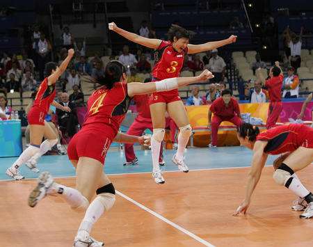 冯坤嫁给泰国女排教练,女排队长冯坤结婚了吗