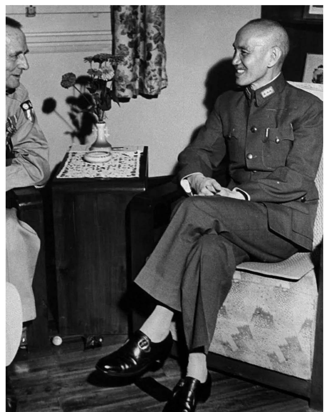 渚靛崕鏃ュ啗鍏借,鏃ユ湰渚靛崕鍏借鐓х墖