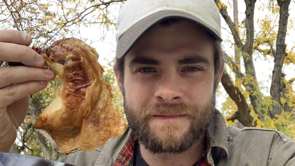 为拯救世界，美国帅哥决定狂吃40只鸡！全城500人现场围观加油