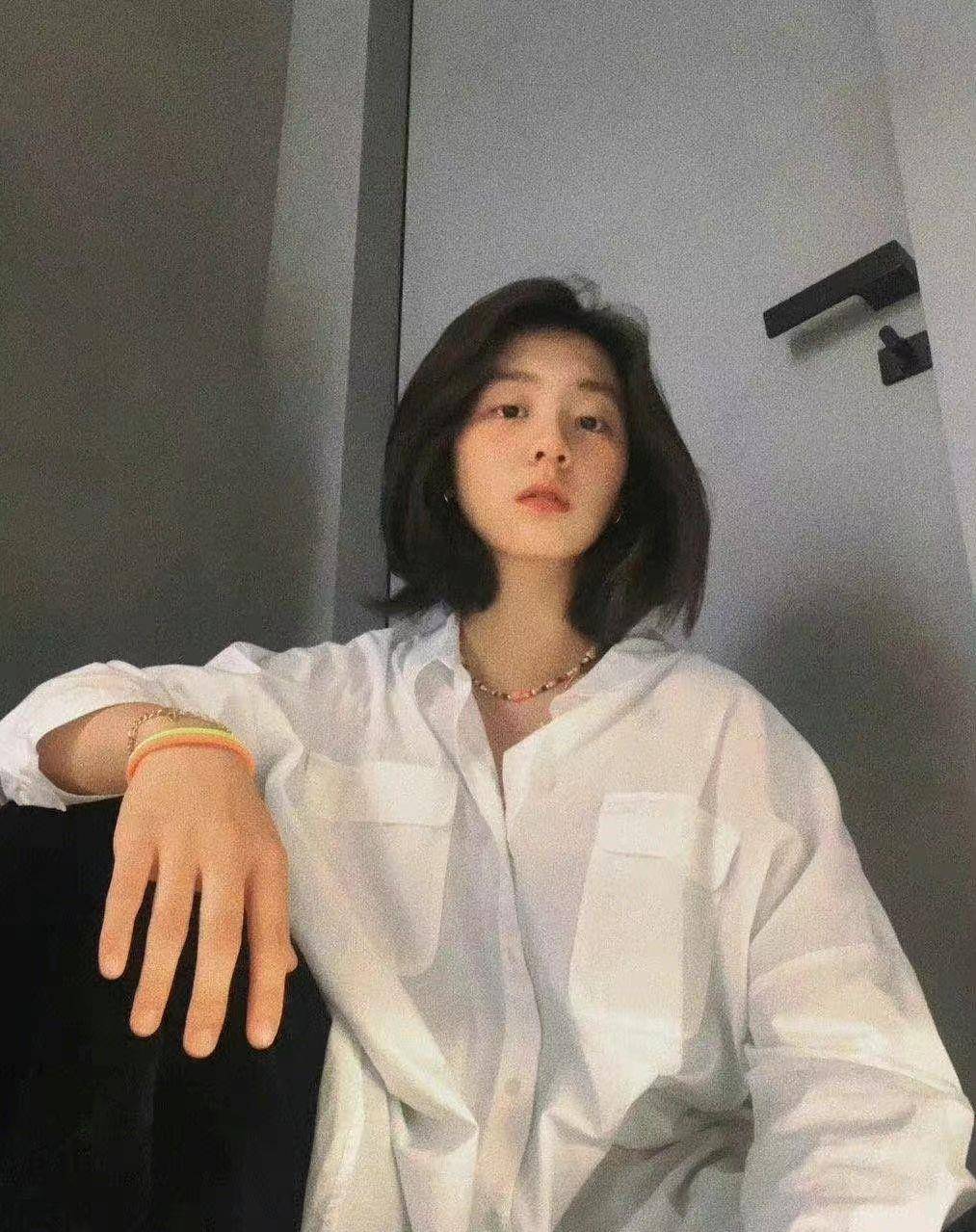 有一种尴尬叫“星二代玩性感”，*裤底**胸部全露，让明星父母都脸红