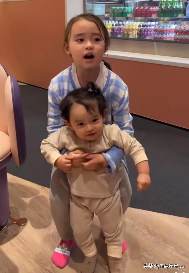 霸道女总裁叶海洋的三胎男宝计划，网友说弟弟像二宝哈媞就太帅了