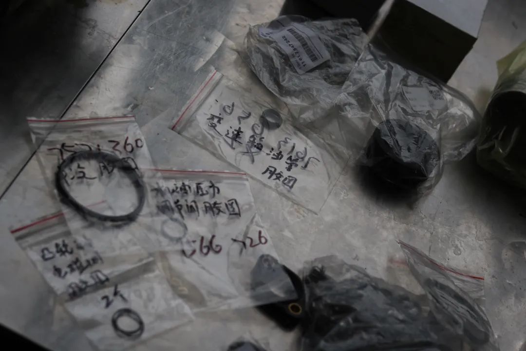 宝马x5老改新二手出售五万左右,宝马x5整车全部翻新要多少钱