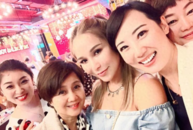 四太梁安琪购豪华车位！价格贵绝全球，早前曾花13亿购豪宅送女儿