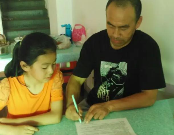 孩子考得好怎样在试卷上签字,试卷家长签字怎么签60分