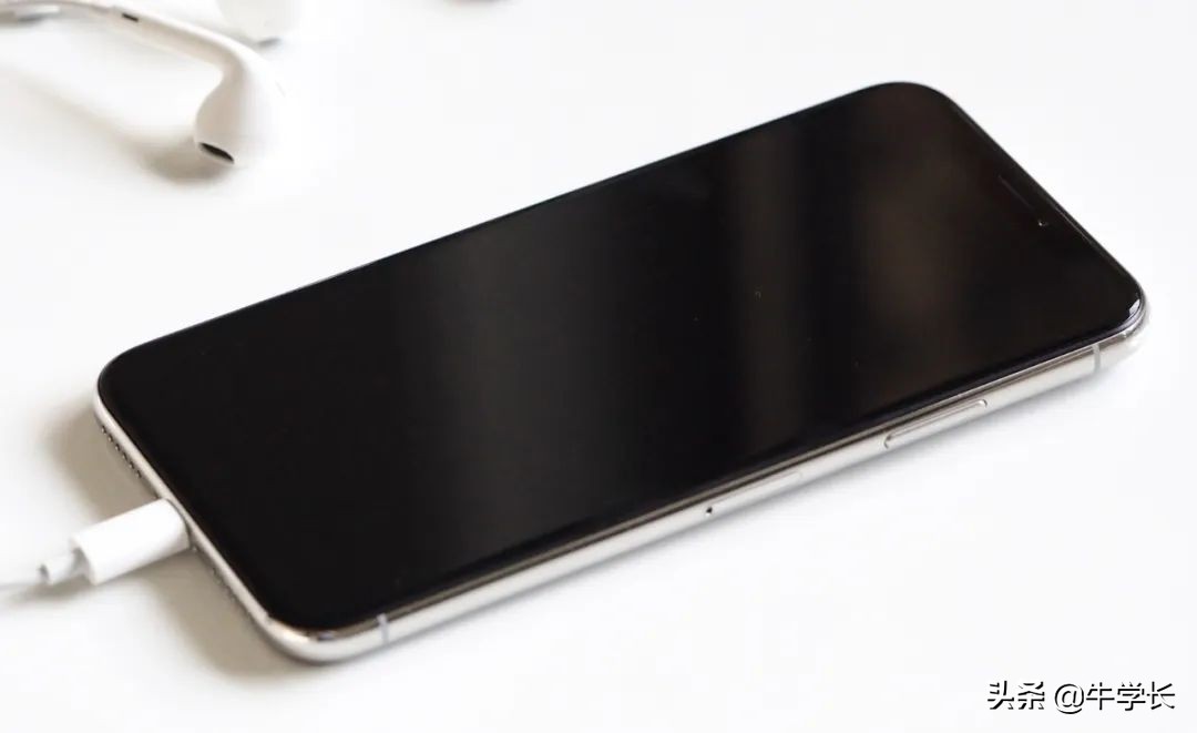 苹果xr升级15.4后黑屏重启,iphonex死机了黑屏如何强制重启