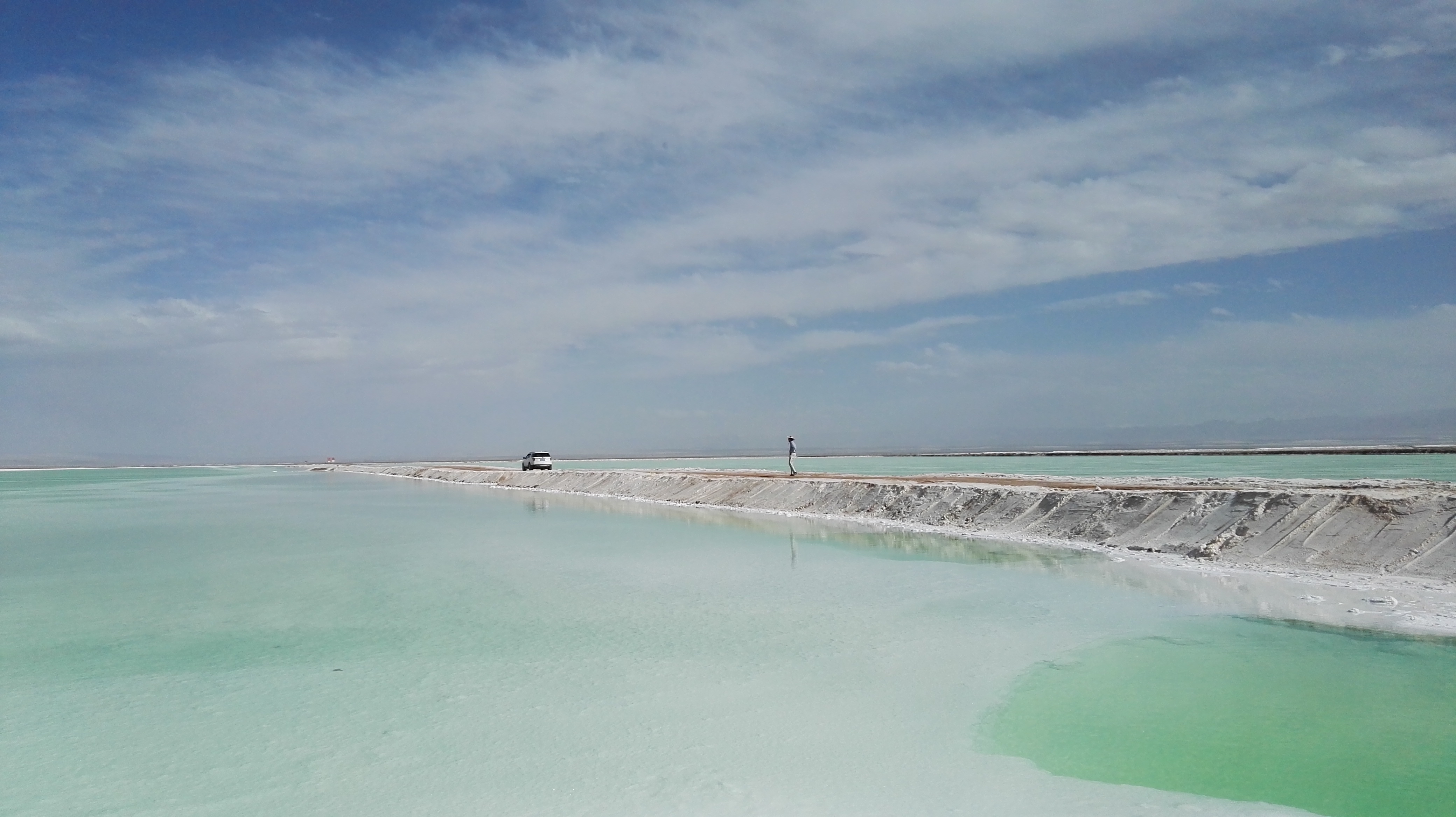 青藏高原青海西部翡翠湖一日游,自驾青海茫崖翡翠湖入新疆路线