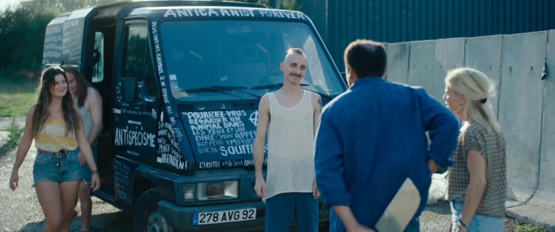 法国版「人肉叉烧包」，尺度逆天