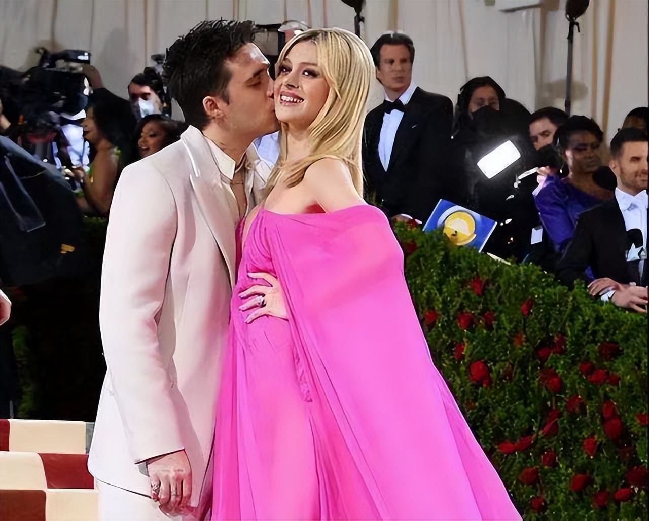 维多利亚贝克汉姆几段婚姻,贝克汉姆和维多利亚的爱情波折