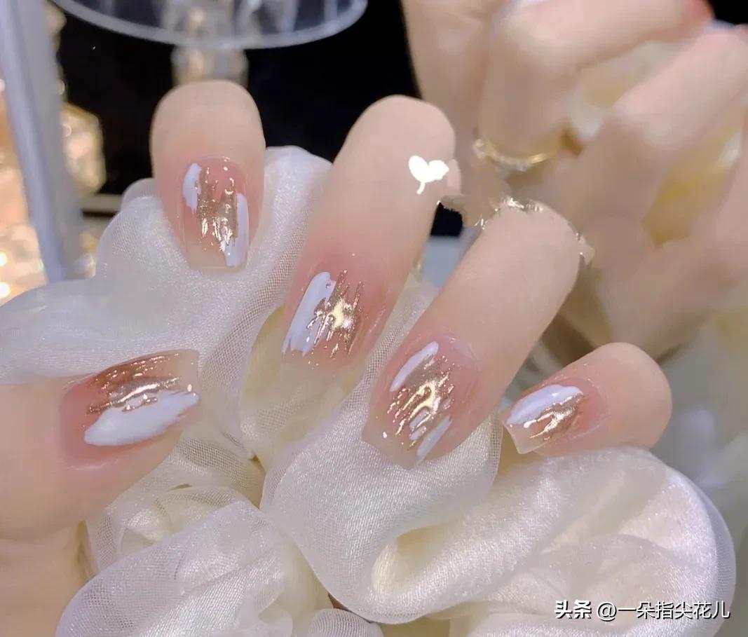 小清新美甲显白绿色,适合短甲小清新美甲