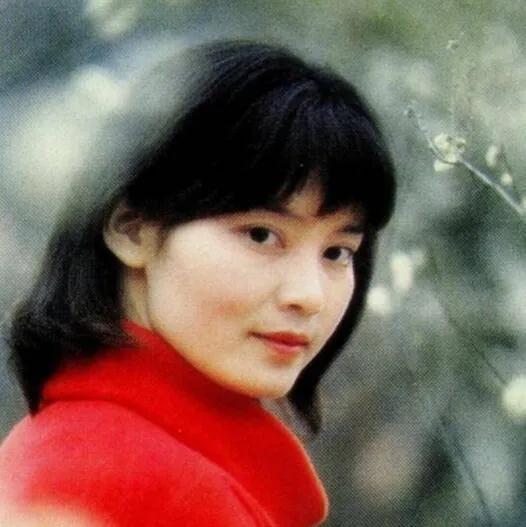 五朵金花生前到底发生了什么,五朵金花的悲惨结局