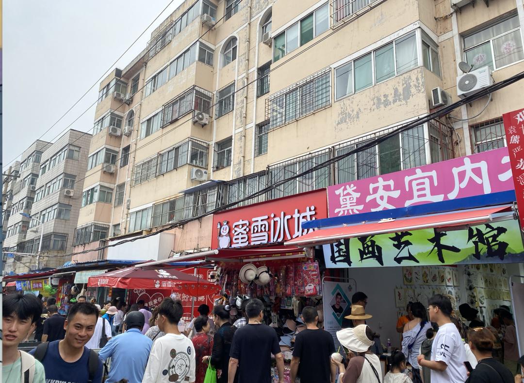 记者实地探访网传凉了的淄博烧烤,淄博烧烤让我们体验了人间烟火气